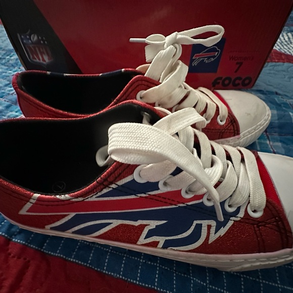 FOCO Women's Red and Blue Buffalo Bills Sneakers - Picture 1 of 4